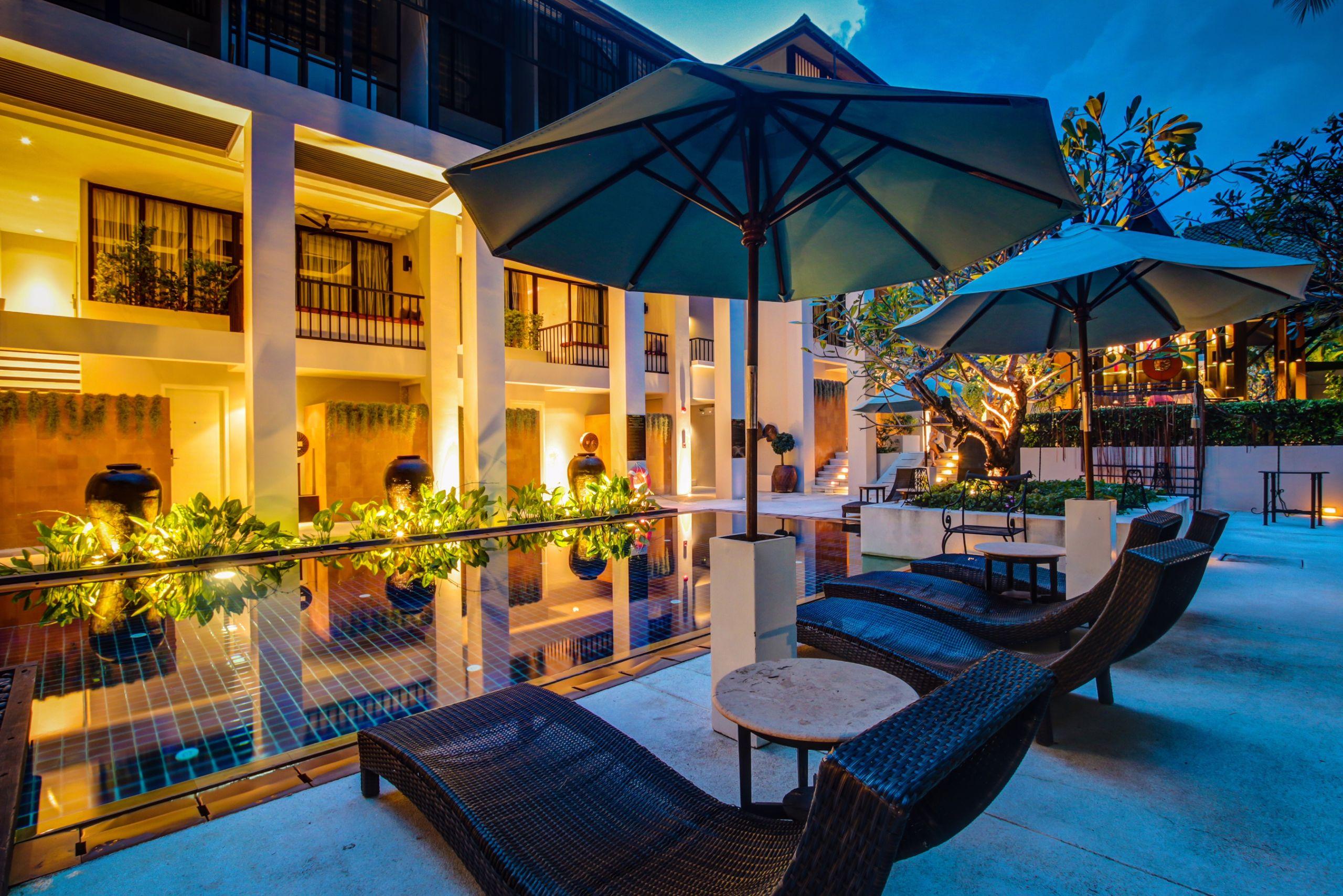 Outrigger Surin Beach Resort - Sha Extra Plus ภายนอก รูปภาพ The hotel's pool