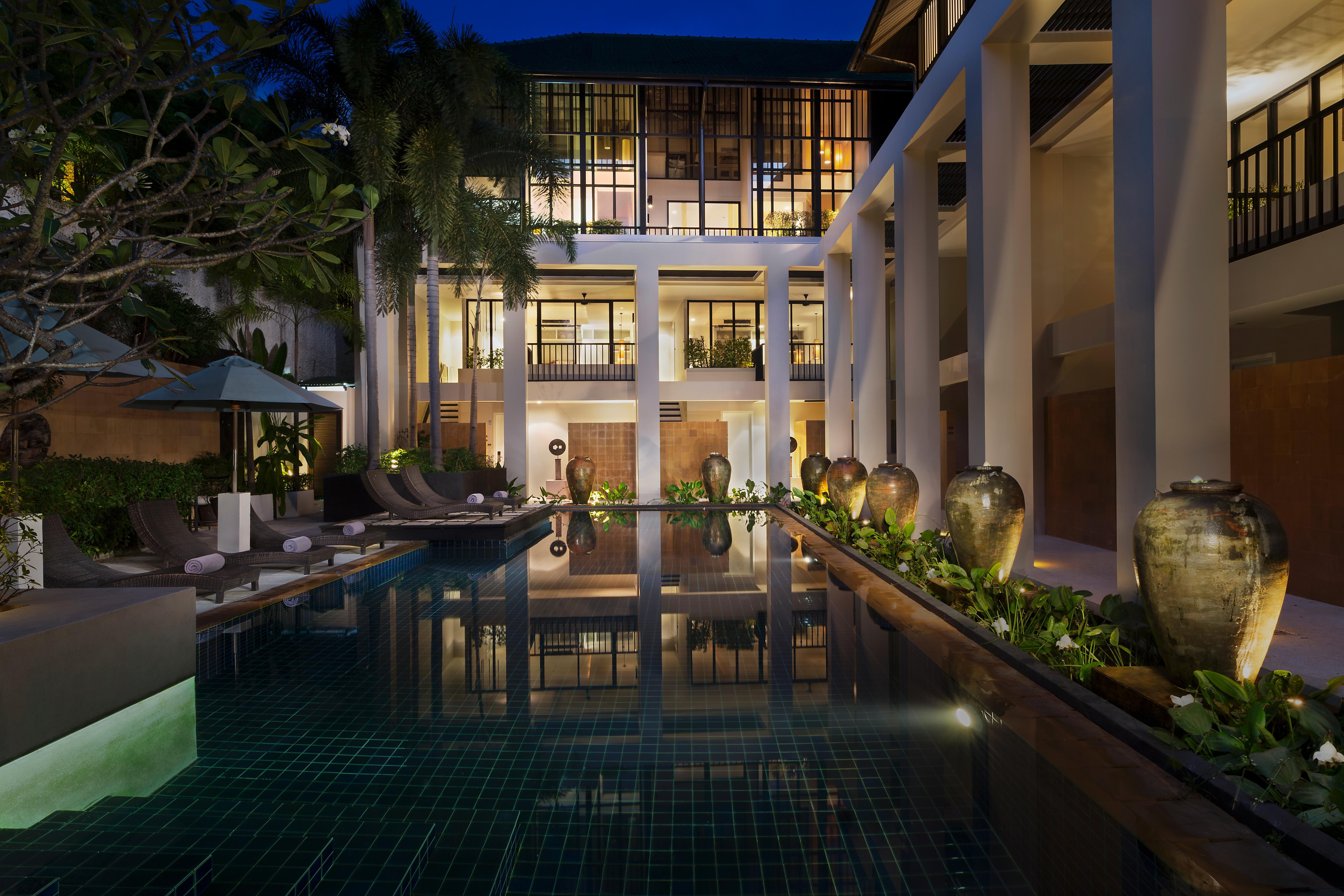 Outrigger Surin Beach Resort - Sha Extra Plus ภายนอก รูปภาพ The hotel's pool