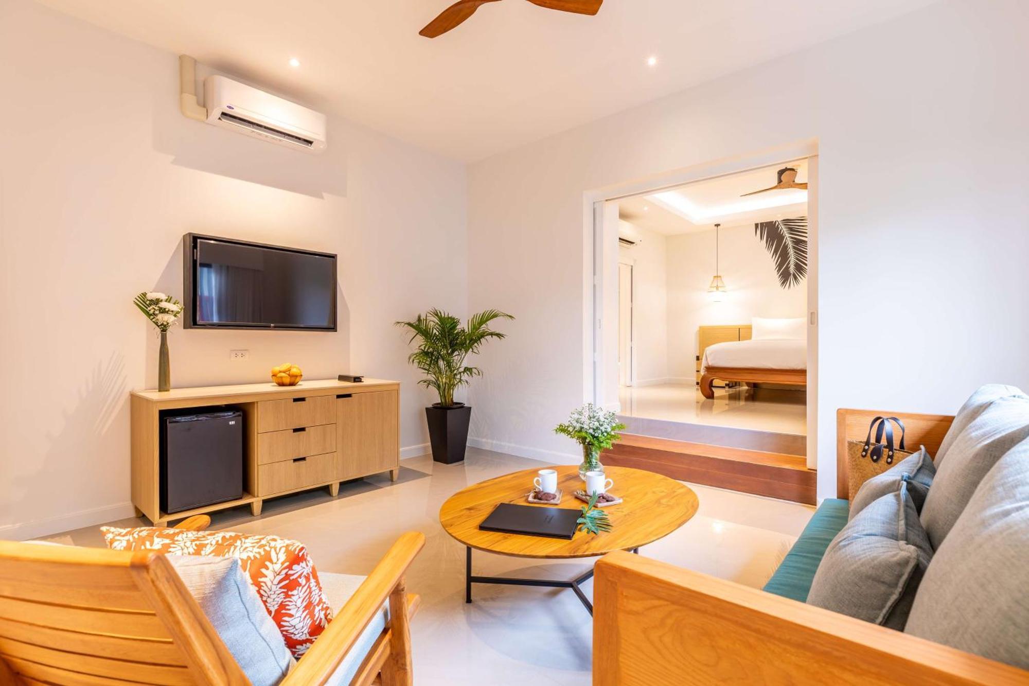 Outrigger Surin Beach Resort - Sha Extra Plus ภายนอก รูปภาพ